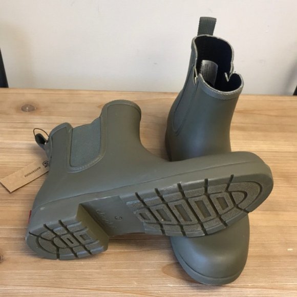 Chooka Eastlake Chelsea Rain Boot - Picture 7 of 7